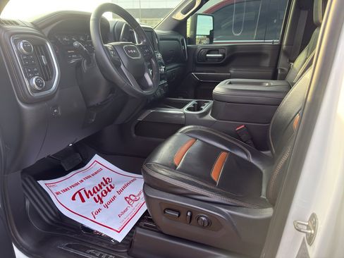 Used 2021 GMC Sierra 2500 AT4 w/ AT4 Preferred Package image 11