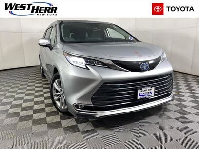 Certified 2023 Toyota Sienna Limited