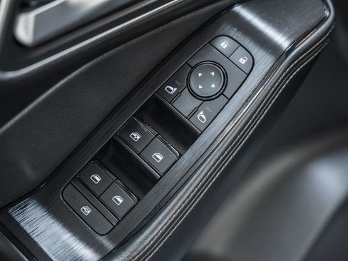 Used 2021 Nissan Rogue SV w/ Premium Package image 45