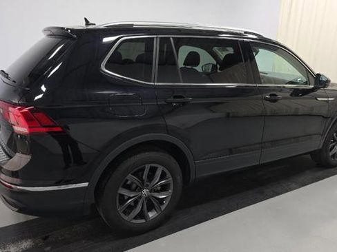 Used 2023 Volkswagen Tiguan SE image 4