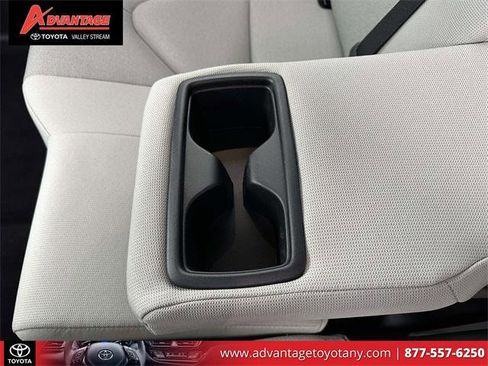 Certified 2025 Toyota Grand Highlander FWD image 16