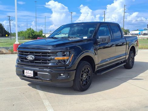 Used 2024 Ford F150 XLT w/ XLT Black Appearance Package RWD image 3