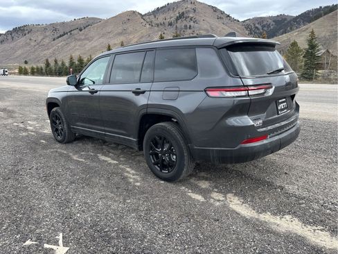 New 2025 Jeep Grand Cherokee L Altitude image 3