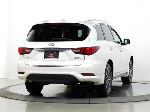 Used 2019 INFINITI QX60 Luxe w/ Essential Package image 7