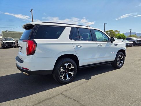 Used 2025 GMC Yukon AT4 w/ AT4 Premium Package AWD/4WD image 6