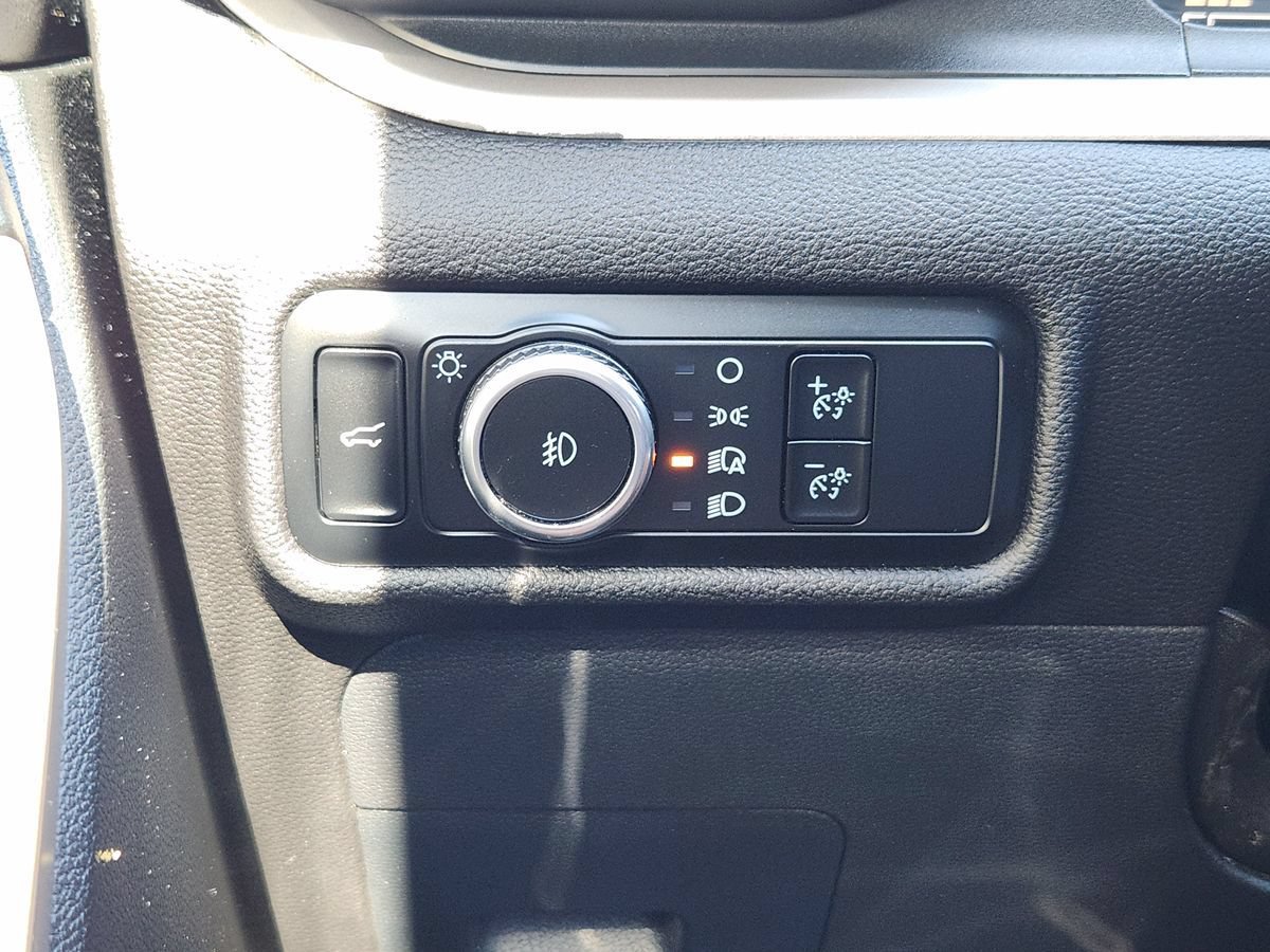 Used 2024 Ford Explorer XLT w/ Equipment Group 202A RWD image 40