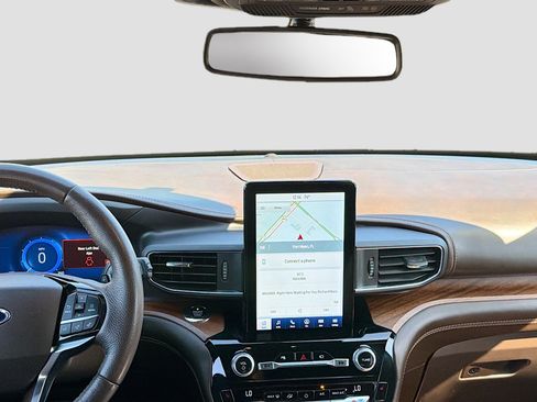 Used 2021 Ford Explorer King Ranch w/ Premium Technology Package image 20