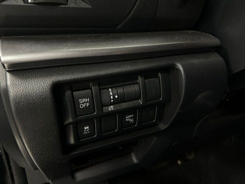 Used 2019 Subaru Crosstrek 2.0i Limited w/ Moonroof Package w/Navigation image 15