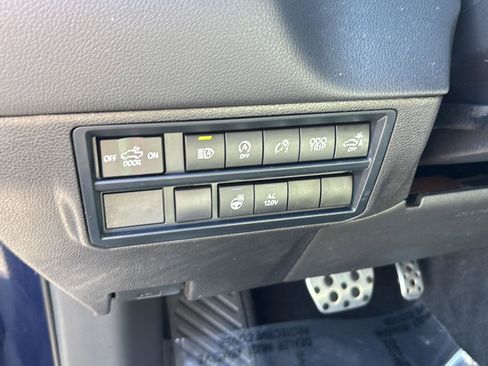Used 2025 Toyota Tundra Limited w/ TRD Off-Road Package AWD/4WD image 28