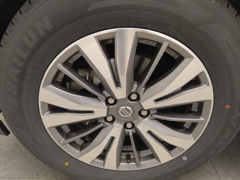 Used 2020 Nissan Pathfinder S FWD image 31