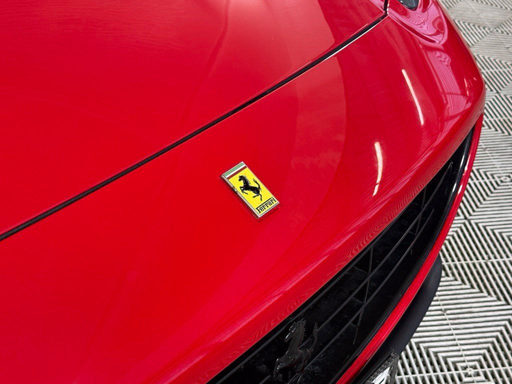 Used 2010 Ferrari California RWD image 8