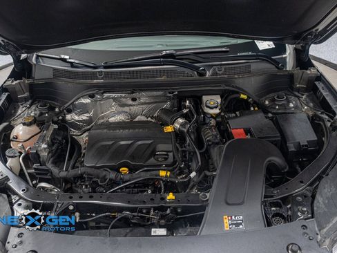 Used 2025 Chevrolet Trax LT w/ Driver Confidence Package image 47