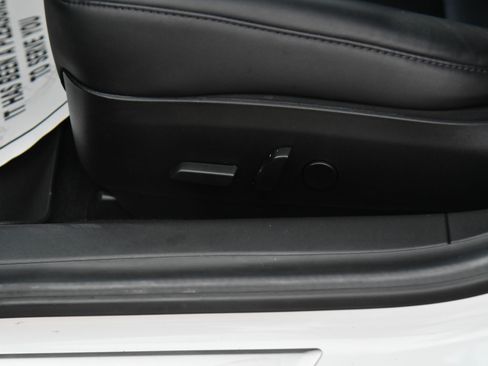 Used 2020 Tesla Model 3 Standard Range RWD image 16