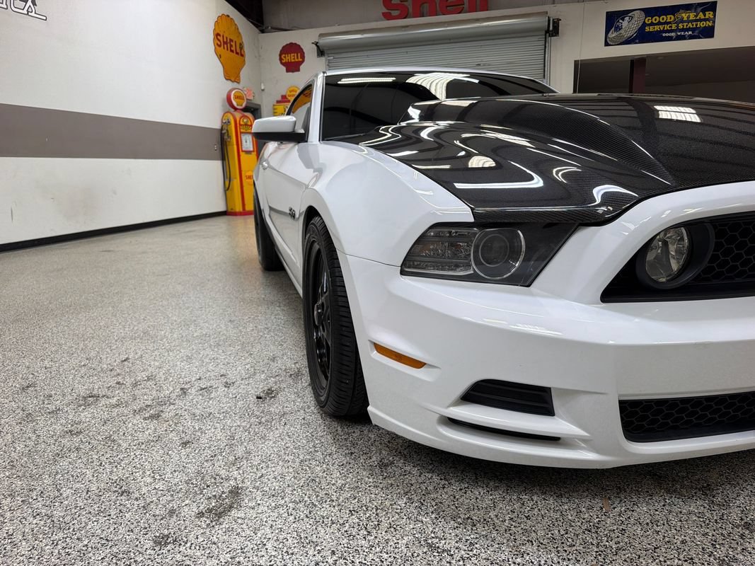 Used 2014 Ford Mustang GT RWD image 14