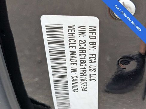 Used 2024 Chrysler Pacifica Touring-L FWD image 20