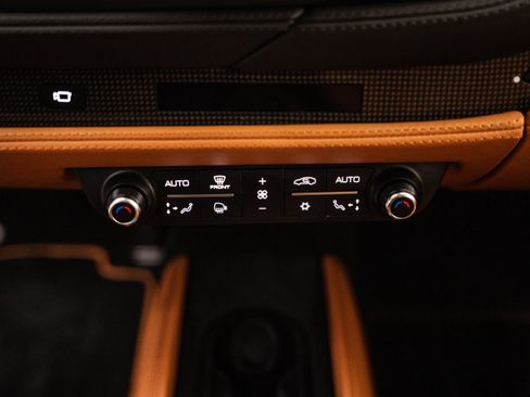 Used 2021 Ferrari F8 Tributo RWD image 39