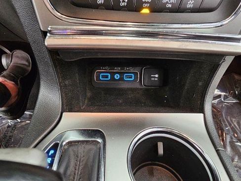 Used 2018 Jeep Grand Cherokee Overland AWD/4WD image 25