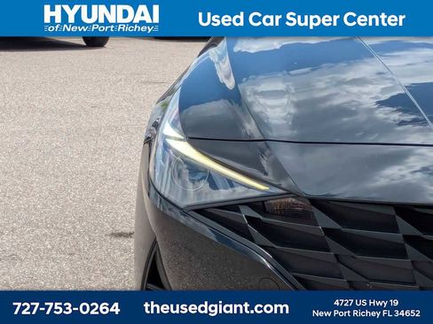 Used 2022 Hyundai Elantra SEL FWD image 9