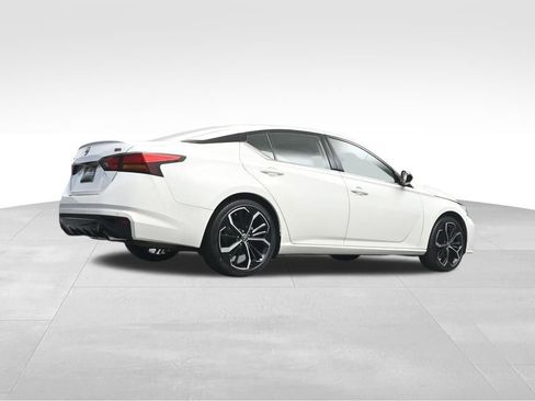 Used 2024 Nissan Altima 2.5 SR FWD image 27