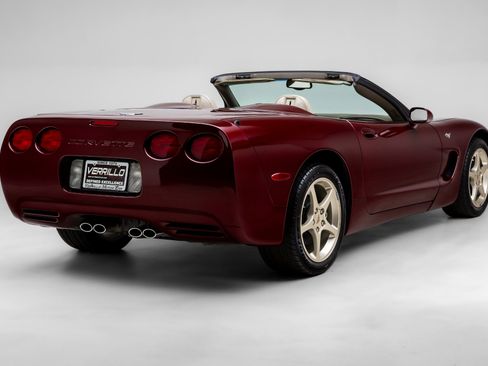 Used 2003 Chevrolet Corvette 50th Anniversary Edition w/ Preferred Equipment Group1 image 4