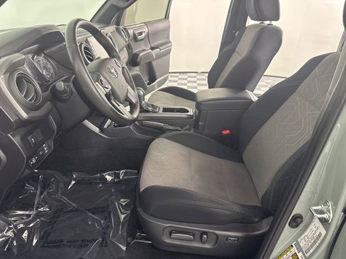 Used 2023 Toyota Tacoma TRD Off-Road image 16