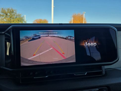 Used 2024 Jeep Wrangler Sport S image 27