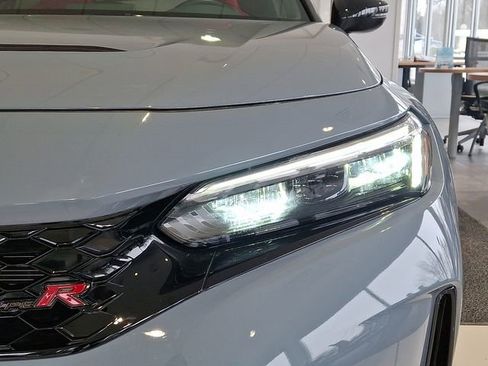 Used 2025 Honda Civic Type R image 9