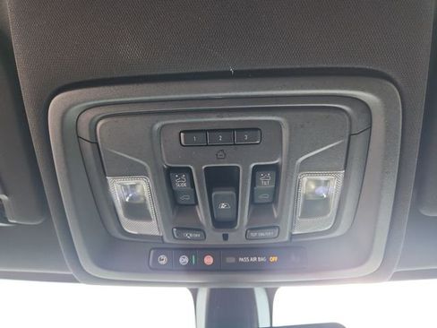 Certified 2022 GMC Sierra 1500 AT4 w/ AT4 Preferred Package AWD/4WD image 32