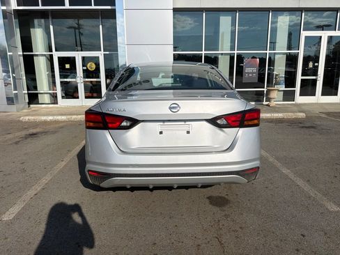 Used 2022 Nissan Altima 2.5 S FWD image 4