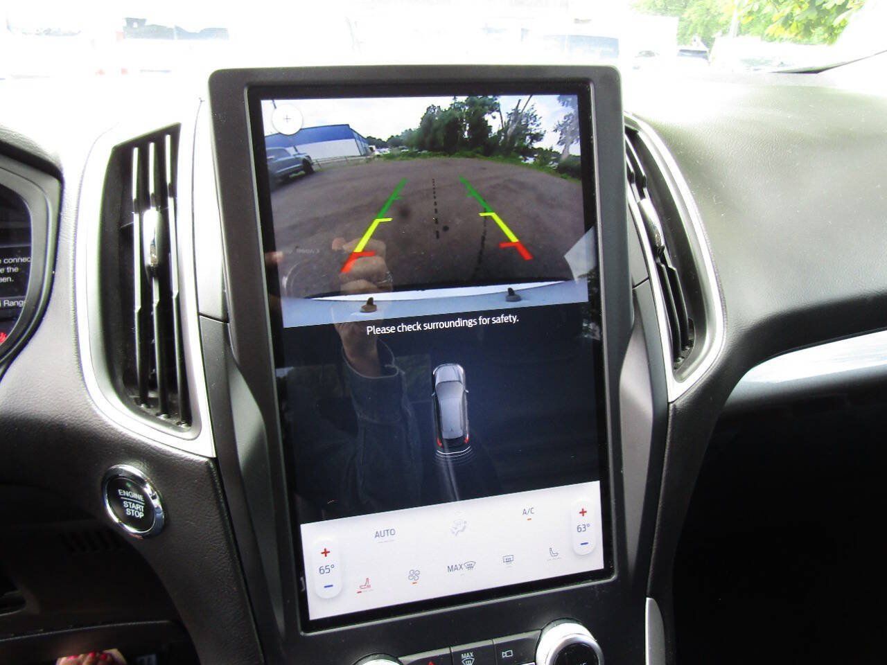 Used 2024 Ford Edge SEL AWD/4WD image 13