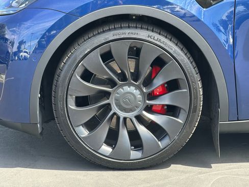 Used 2022 Tesla Model Y Performance AWD/4WD image 30