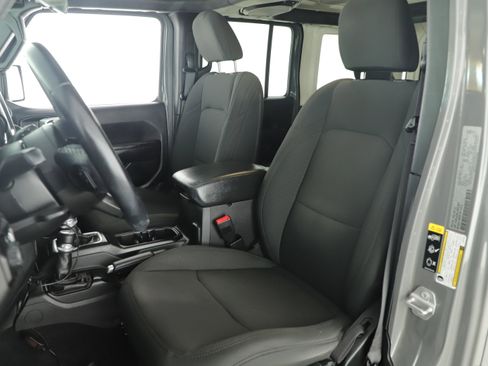 Used 2020 Jeep Wrangler Unlimited Sport S image 7