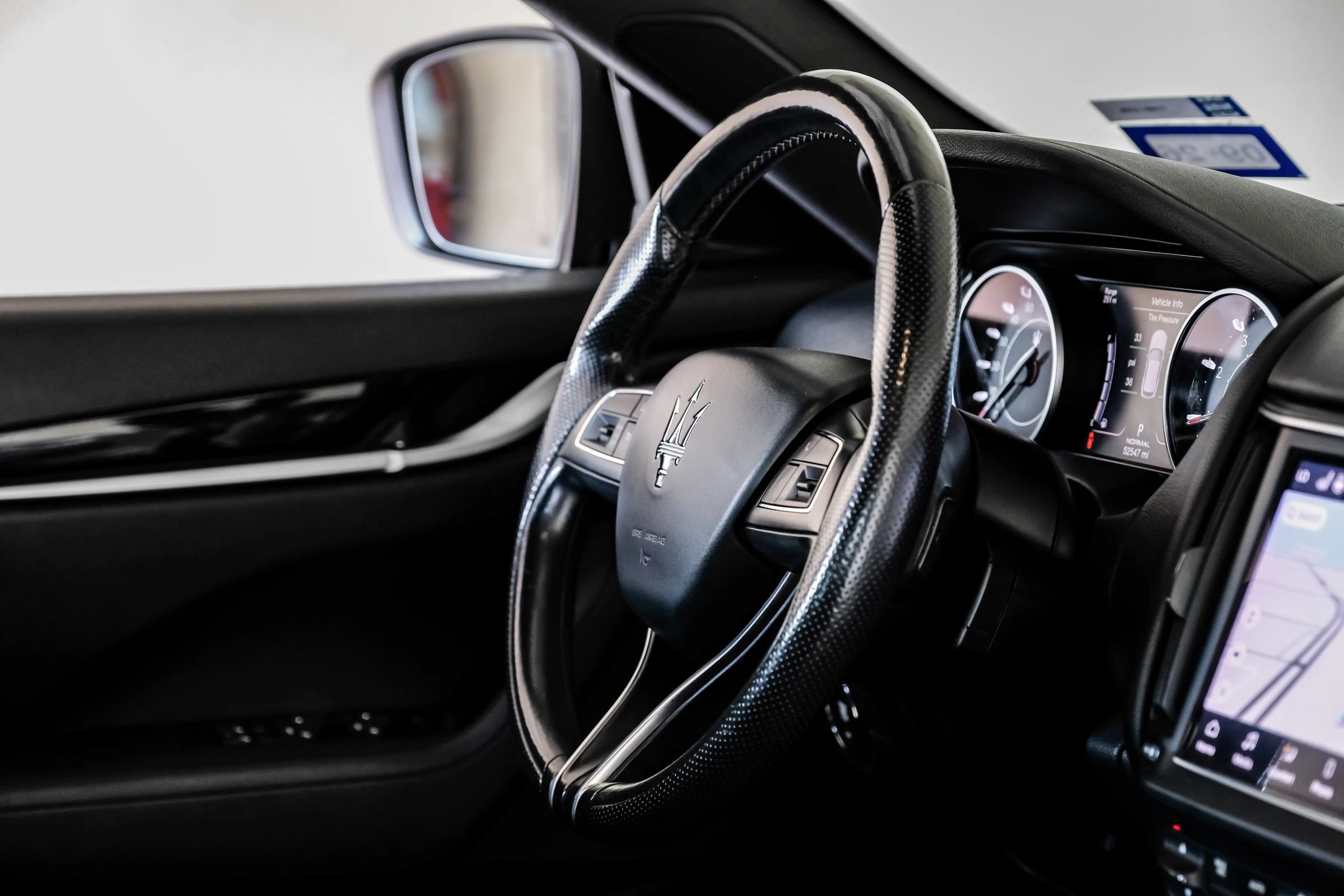 Used 2021 Maserati Levante AWD/4WD image 14