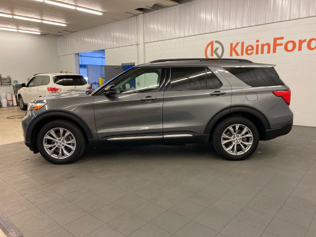 Used 2023 Ford Explorer XLT w/ Equipment Group 202A AWD/4WD image 4