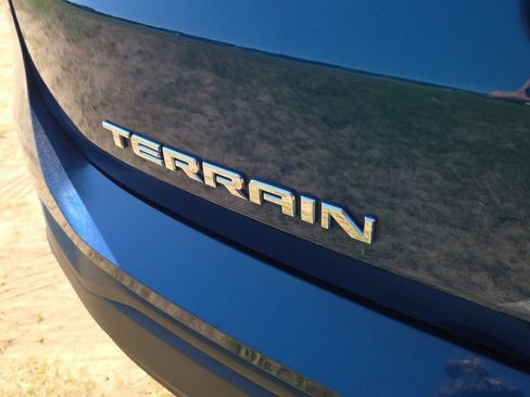 Used 2020 GMC Terrain SLE FWD image 25