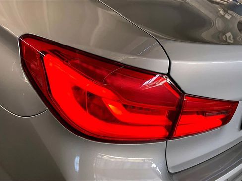 Used 2018 BMW 530i image 28