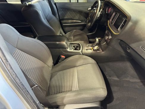 Used 2019 Dodge Charger Scat Pack w/ Navigation & Travel Group RWD image 6