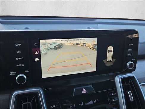 Used 2022 Kia Sorento EX w/ Panoramic Sunroof Package image 14
