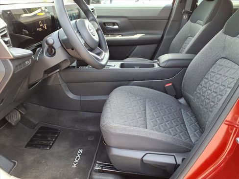 Certified 2026 Nissan Kicks SV w/ SV Premium Package AWD/4WD image 5