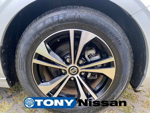 Used 2022 Nissan Sentra SV FWD image 9