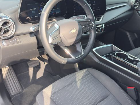 Certified 2025 Chevrolet Equinox LT AWD/4WD image 16