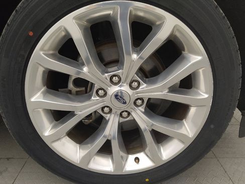 Used 2019 Ford Expedition Limited w/ Equipment Group 302A RWD image 31