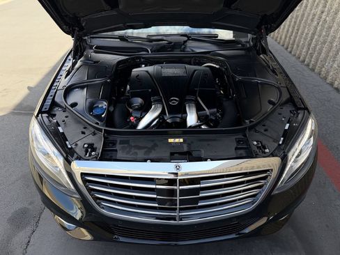 Used 2017 Mercedes-Benz S 550 Sedan image 23