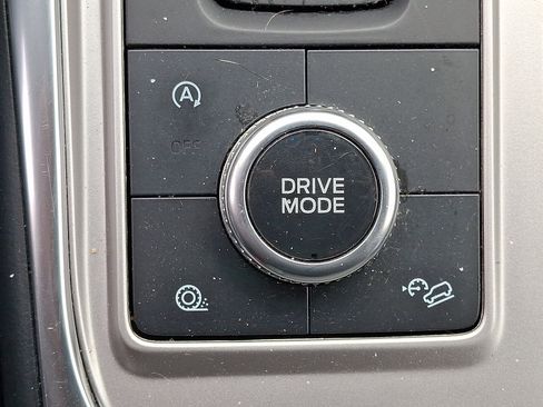 Used 2020 Ford Explorer XLT w/ Equipment Group 202A AWD/4WD image 24