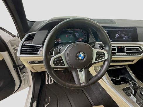 Used 2022 BMW X7 M50i AWD/4WD image 11