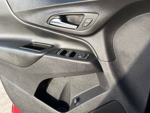 Used 2023 Chevrolet Equinox LT image 29