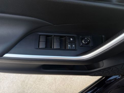 Used 2025 Toyota RAV4 LE image 20