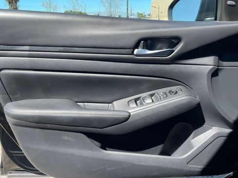 Used 2025 Nissan Altima 2.5 SV image 18