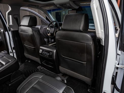 Used 2019 GMC Yukon Denali w/ Denali Ultimate Package image 28
