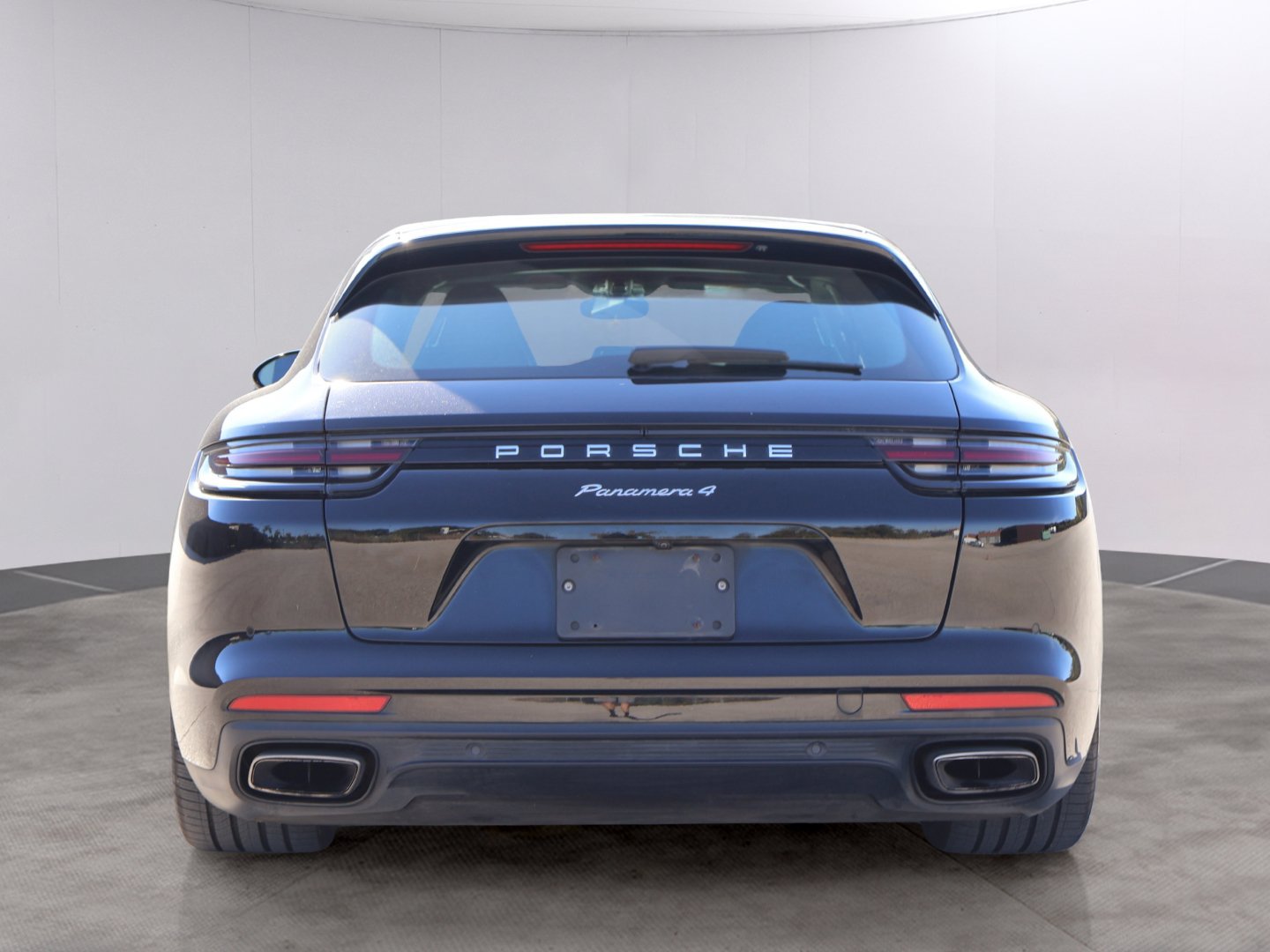 Used 2018 Porsche Panamera 4 AWD/4WD image 7